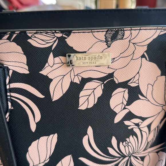 Laurel Way Gardenia Matching Bag and Wallet - Picture 2 of 9